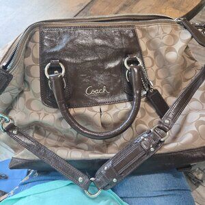 Coach Purse - pre-owned Excellent Condition